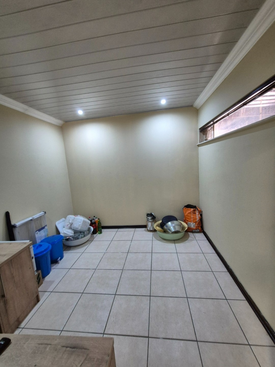 To Let 4 Bedroom Property for Rent in Universitas Ridge Free State